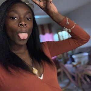 Meet your Posher, Danielle